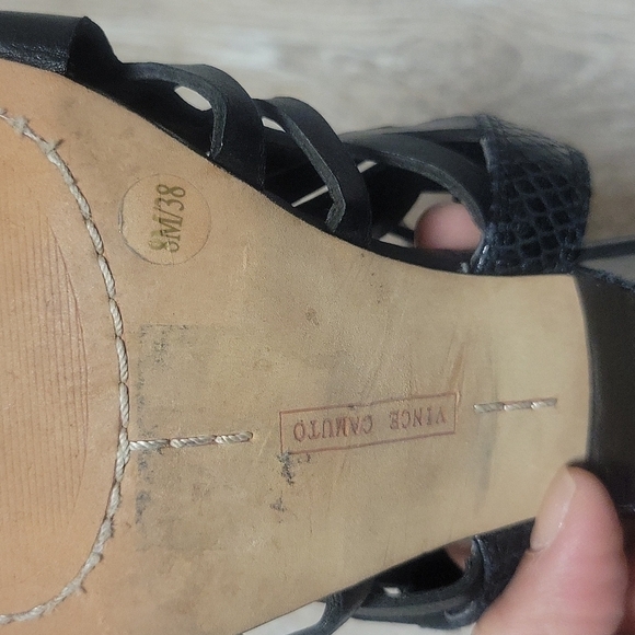 Vince Camuto Black Leather Heels with Laser Cutouts Size 8 - Picture 8 of 8